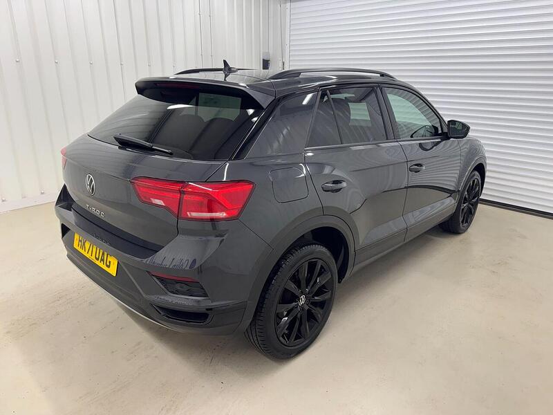 Volkswagen T-Roc 1.5 TSI EVO Black Edition SUV 5dr Petrol Manual Euro 6 (s/s) (150 ps) - U119271