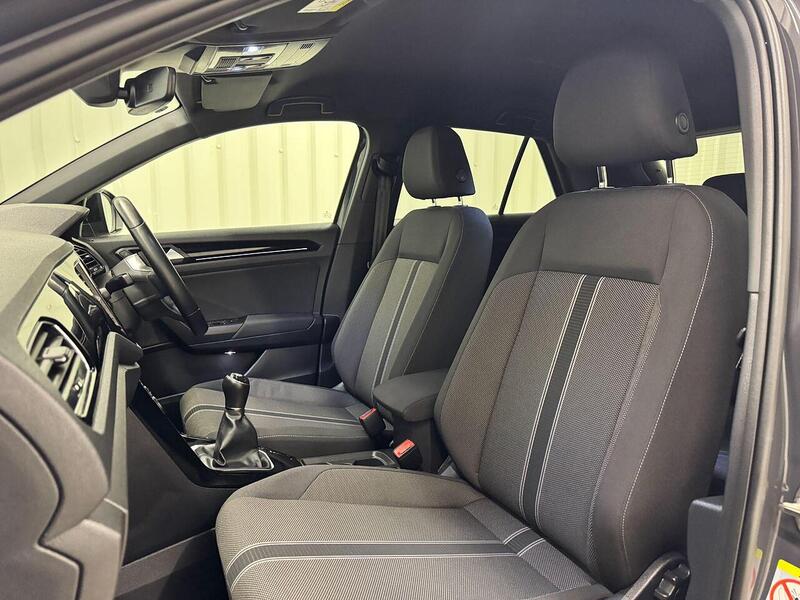 Volkswagen T-Roc 1.5 TSI EVO Black Edition SUV 5dr Petrol Manual Euro 6 (s/s) (150 ps) - U119271
