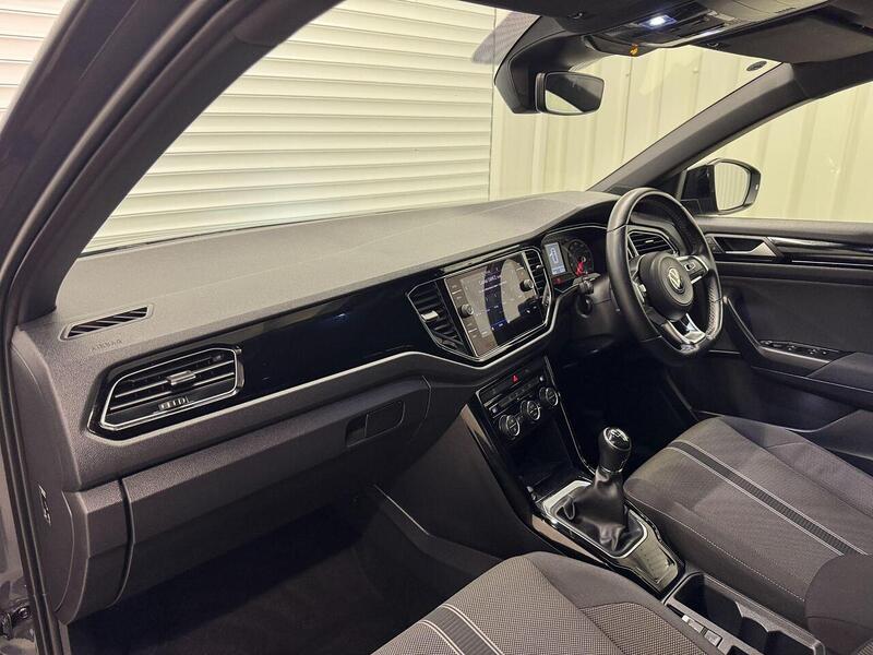 Volkswagen T-Roc 1.5 TSI EVO Black Edition SUV 5dr Petrol Manual Euro 6 (s/s) (150 ps) - U119271