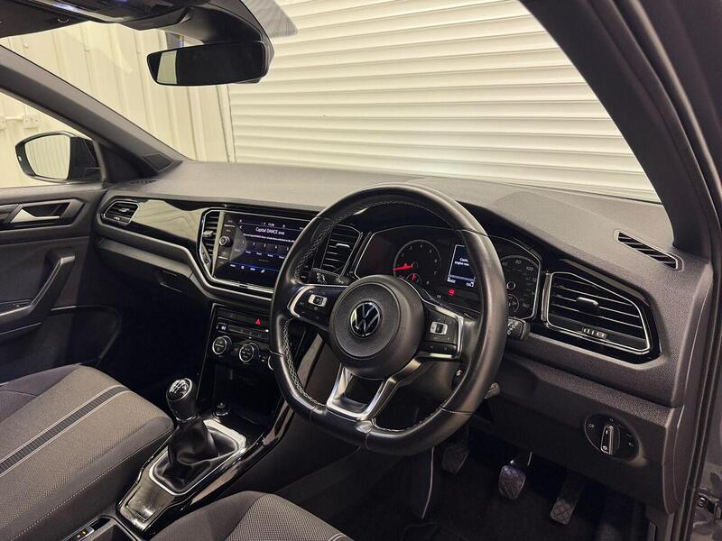 Volkswagen T-Roc 1.5 TSI EVO Black Edition SUV 5dr Petrol Manual Euro 6 (s/s) (150 ps) - U119271