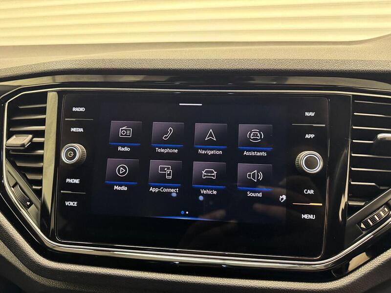Volkswagen T-Roc 1.5 TSI EVO Black Edition SUV 5dr Petrol Manual Euro 6 (s/s) (150 ps) - U119271