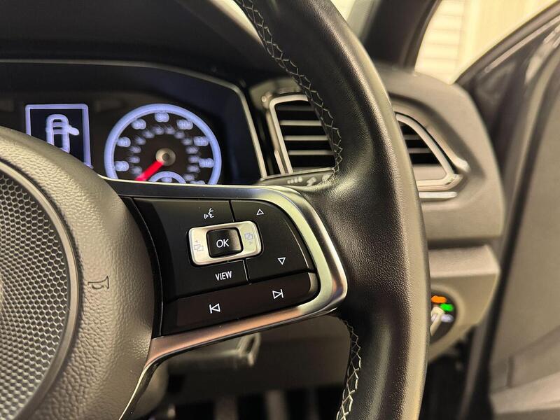 Volkswagen T-Roc 1.5 TSI EVO Black Edition SUV 5dr Petrol Manual Euro 6 (s/s) (150 ps) - U119271