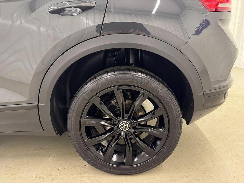 Volkswagen T-Roc 1.5 TSI EVO Black Edition SUV 5dr Petrol Manual Euro 6 (s/s) (150 ps) - U119271