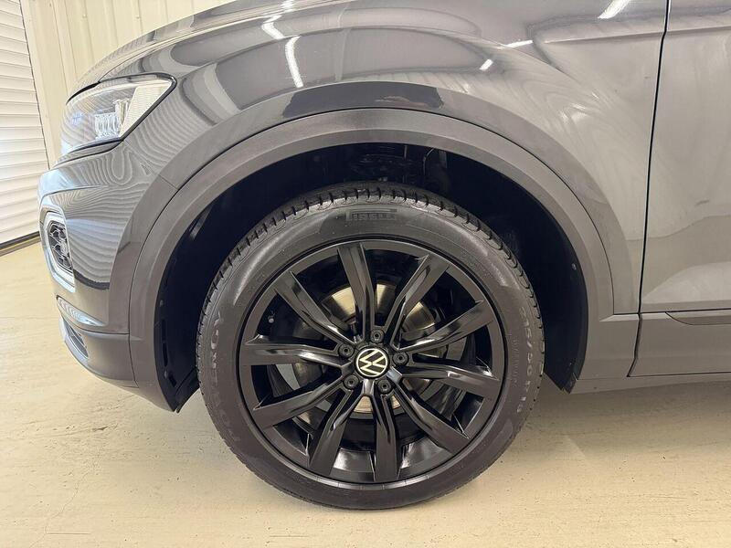 Volkswagen T-Roc 1.5 TSI EVO Black Edition SUV 5dr Petrol Manual Euro 6 (s/s) (150 ps) - U119271