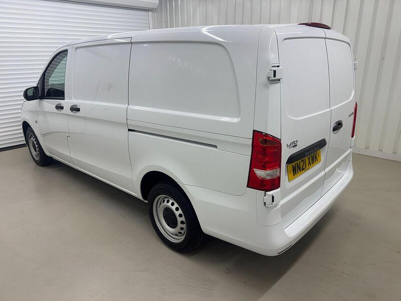Mercedes-Benz Vito 2.0 114 CDI Progressive Panel Van 5dr Diesel G-Tronic RWD L2 Euro 6 (s/s) (LWB) (136 ps) - U119273