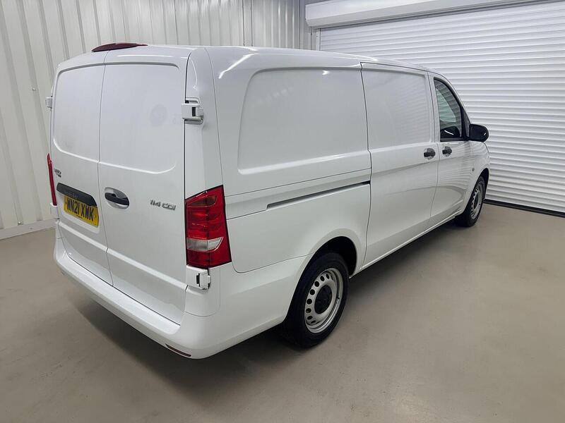 Mercedes-Benz Vito 2.0 114 CDI Progressive Panel Van 5dr Diesel G-Tronic RWD L2 Euro 6 (s/s) (LWB) (136 ps) - U119273