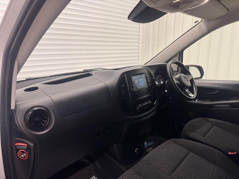 Mercedes-Benz Vito 2.0 114 CDI Progressive Panel Van 5dr Diesel G-Tronic RWD L2 Euro 6 (s/s) (LWB) (136 ps) - U119273