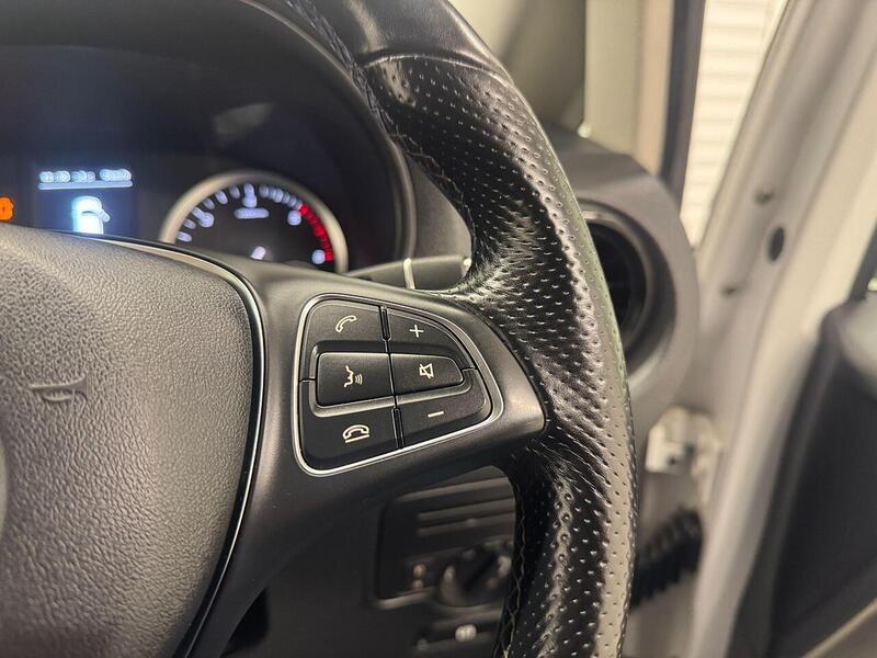 Mercedes-Benz Vito 2.0 114 CDI Progressive Panel Van 5dr Diesel G-Tronic RWD L2 Euro 6 (s/s) (LWB) (136 ps) - U119273