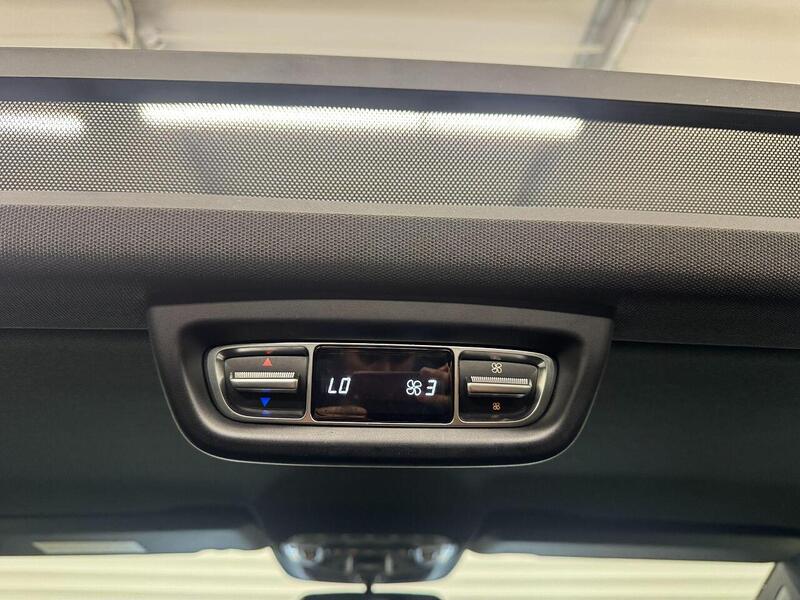 Mercedes-Benz V Class 2.2 V220d Sport MPV 5dr Diesel G-Tronic+ Euro 6 (s/s) 8 Seat LWB (163 ps) - U119274