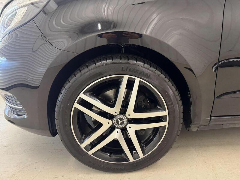 Mercedes-Benz V Class 2.2 V220d Sport MPV 5dr Diesel G-Tronic+ Euro 6 (s/s) 8 Seat LWB (163 ps) - U119274