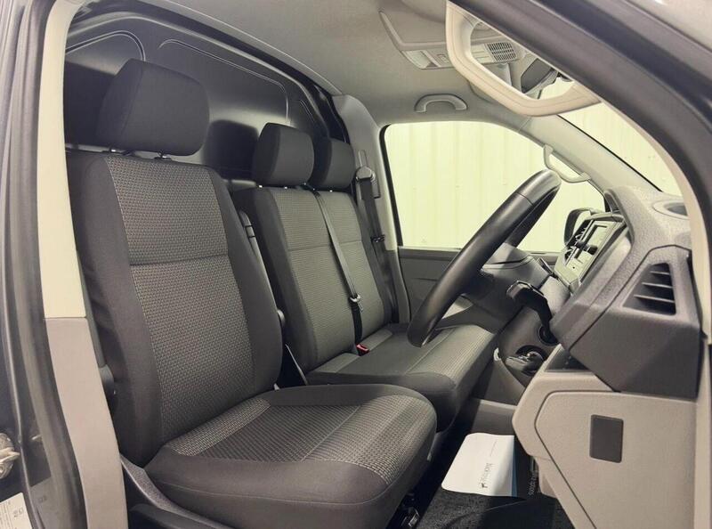 Volkswagen Transporter 2.0 TDI T30 Highline Panel Van 5dr Diesel DSG FWD LWB Euro 6 (s/s) (150 ps) - U119277