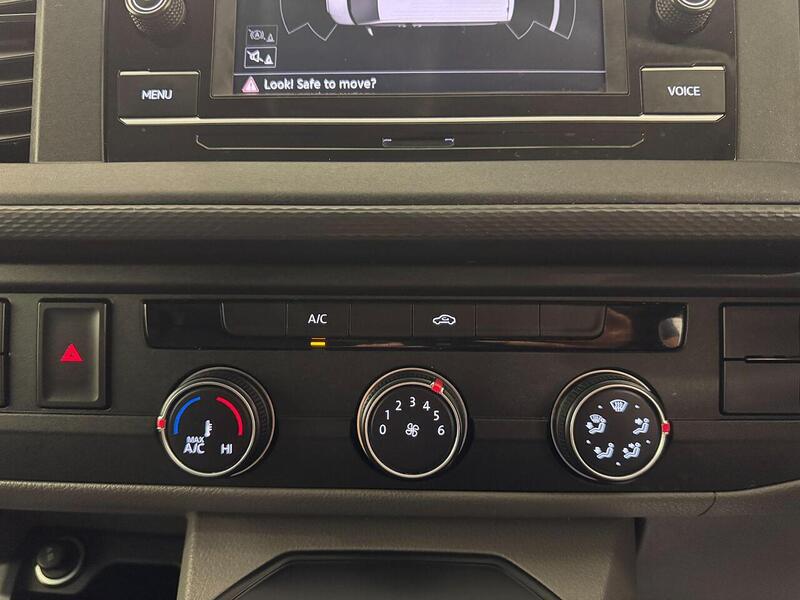Volkswagen Transporter 2.0 TDI T30 Highline Panel Van 5dr Diesel DSG FWD LWB Euro 6 (s/s) (150 ps) - U119277