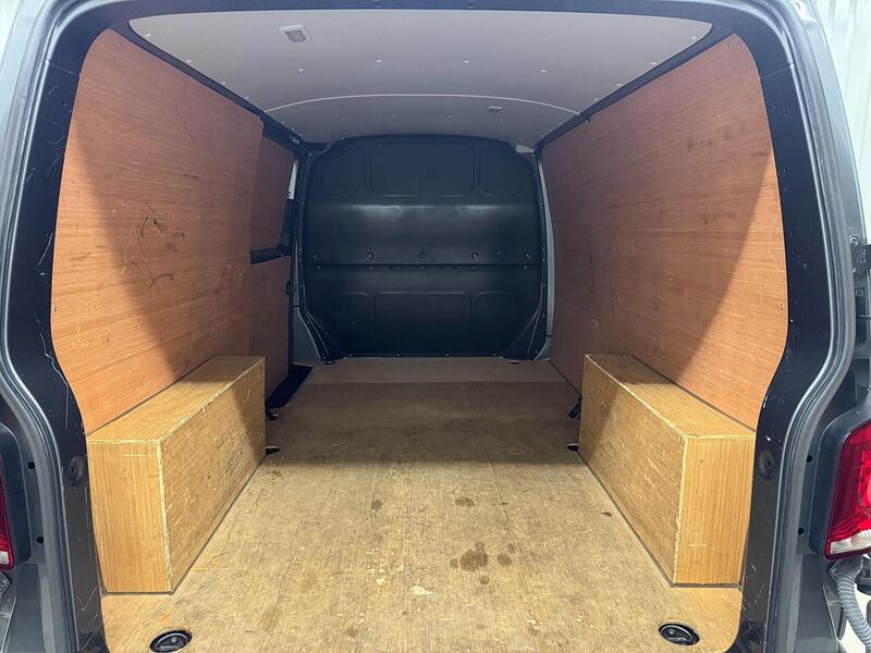 Volkswagen Transporter 2.0 TDI T30 Highline Panel Van 5dr Diesel DSG FWD LWB Euro 6 (s/s) (150 ps) - U119277