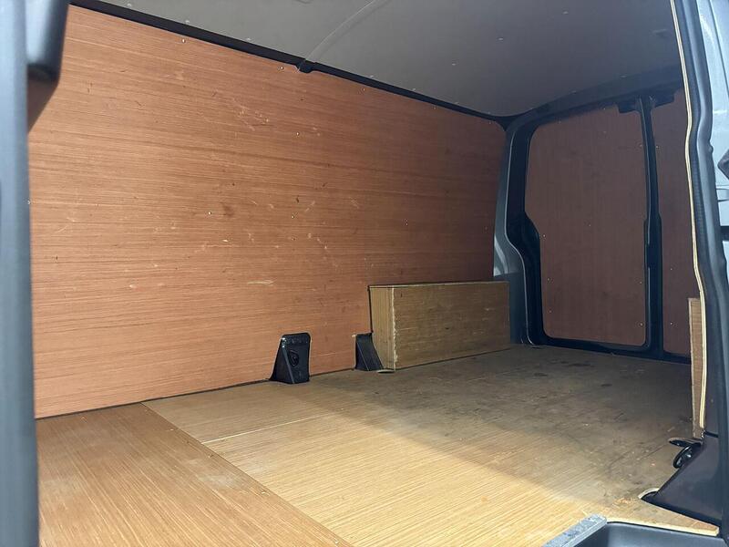 Volkswagen Transporter 2.0 TDI T30 Highline Panel Van 5dr Diesel DSG FWD LWB Euro 6 (s/s) (150 ps) - U119277