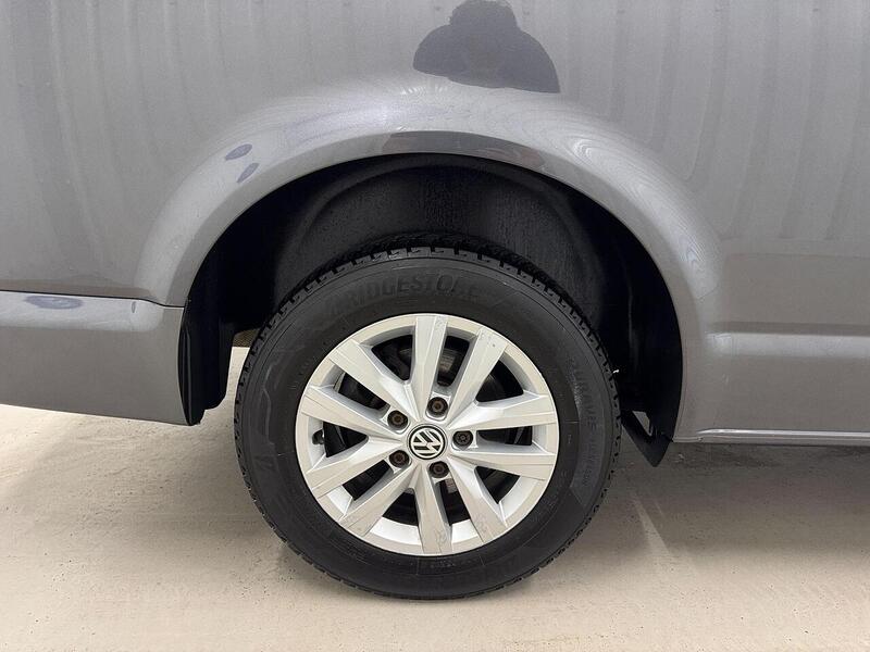 Volkswagen Transporter 2.0 TDI T30 Highline Panel Van 5dr Diesel DSG FWD LWB Euro 6 (s/s) (150 ps) - U119277