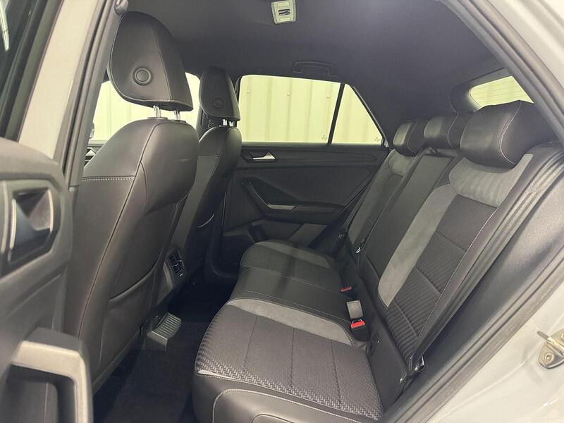 Volkswagen T-Roc 1.5 TSI GPF EVO R-Line SUV 5dr Petrol Manual Euro 6 (s/s) (150 ps) - U119282