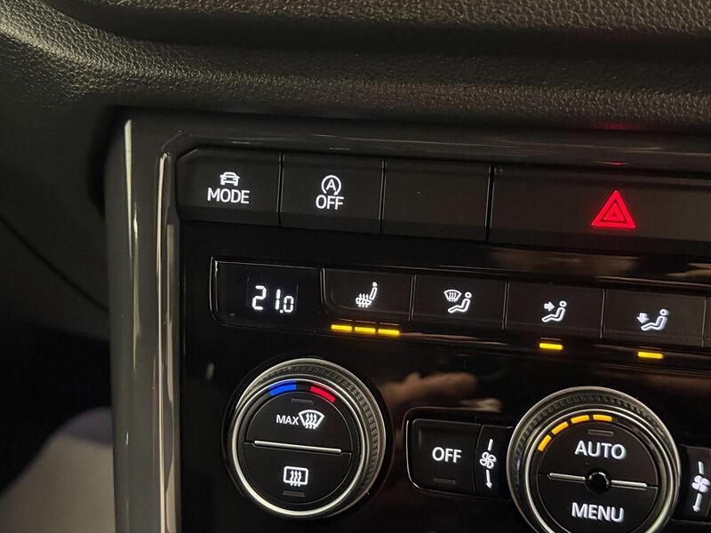 Volkswagen T-Roc 1.5 TSI GPF EVO R-Line SUV 5dr Petrol Manual Euro 6 (s/s) (150 ps) - U119282