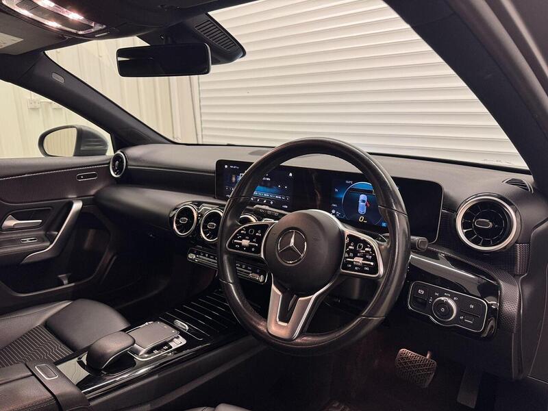 Mercedes-Benz A Class 1.3 A180 Sport (Executive) Hatchback 5dr Petrol 7G-DCT Euro 6 (s/s) (136 ps) - U119284