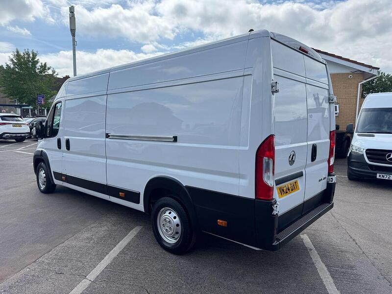 Vauxhall Movano 2.2 CDTi 3500 BiTurbo HDT Prime FWD L4 H2 Euro 6 (s/s) 5dr - U119288