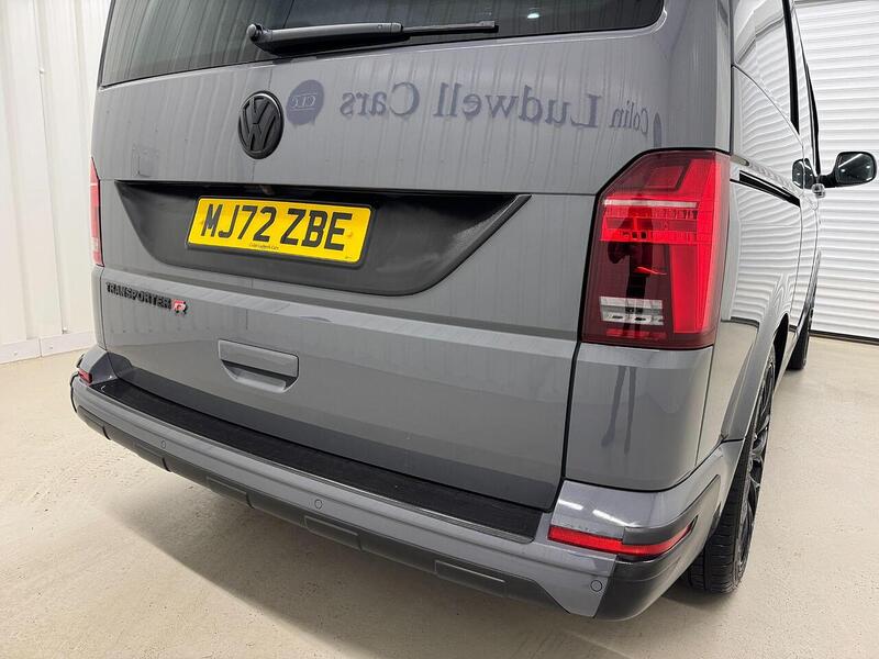 Volkswagen Transporter 2.0 BiTDI T32 Highline Kombi Double Cab 5dr Diesel DSG FWD SWB Euro 6 (s/s) (204 ps) - U119291