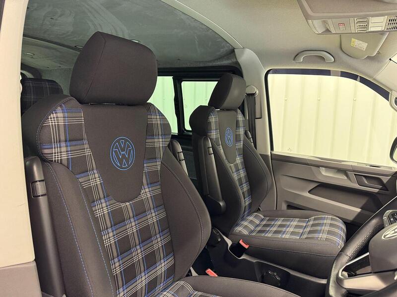 Volkswagen Transporter 2.0 BiTDI T32 Highline Kombi Double Cab 5dr Diesel DSG FWD SWB Euro 6 (s/s) (204 ps) - U119291
