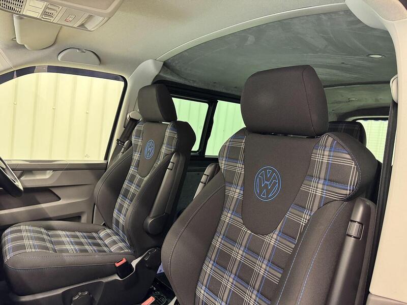Volkswagen Transporter 2.0 BiTDI T32 Highline Kombi Double Cab 5dr Diesel DSG FWD SWB Euro 6 (s/s) (204 ps) - U119291