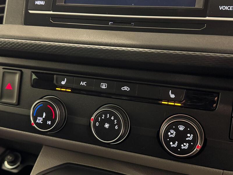 Volkswagen Transporter 2.0 BiTDI T32 Highline Kombi Double Cab 5dr Diesel DSG FWD SWB Euro 6 (s/s) (204 ps) - U119291