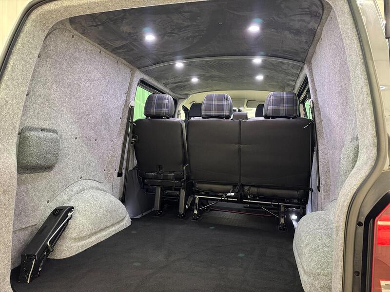 Volkswagen Transporter 2.0 BiTDI T32 Highline Kombi Double Cab 5dr Diesel DSG FWD SWB Euro 6 (s/s) (204 ps) - U119291