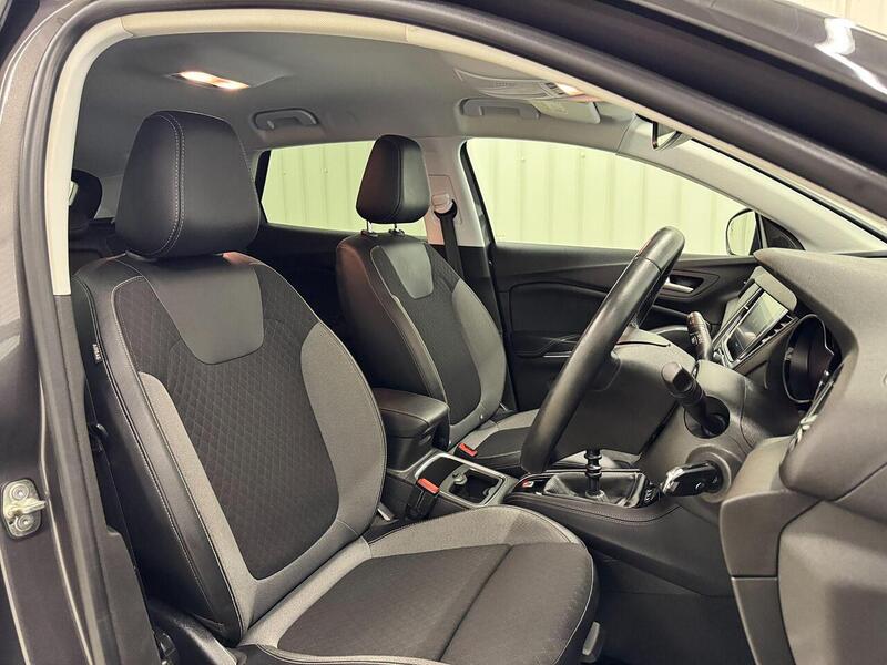 Vauxhall Grandland X 1.2 Turbo SRi Nav Euro 6 (s/s) 5dr - U119300
