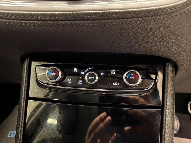 Vauxhall Grandland X 1.2 Turbo SRi Nav Euro 6 (s/s) 5dr - U119300