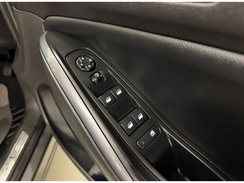 Vauxhall Grandland X 1.2 Turbo SRi Nav Euro 6 (s/s) 5dr - U119300