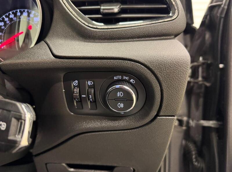 Vauxhall Grandland X 1.2 Turbo SRi Nav Euro 6 (s/s) 5dr - U119300