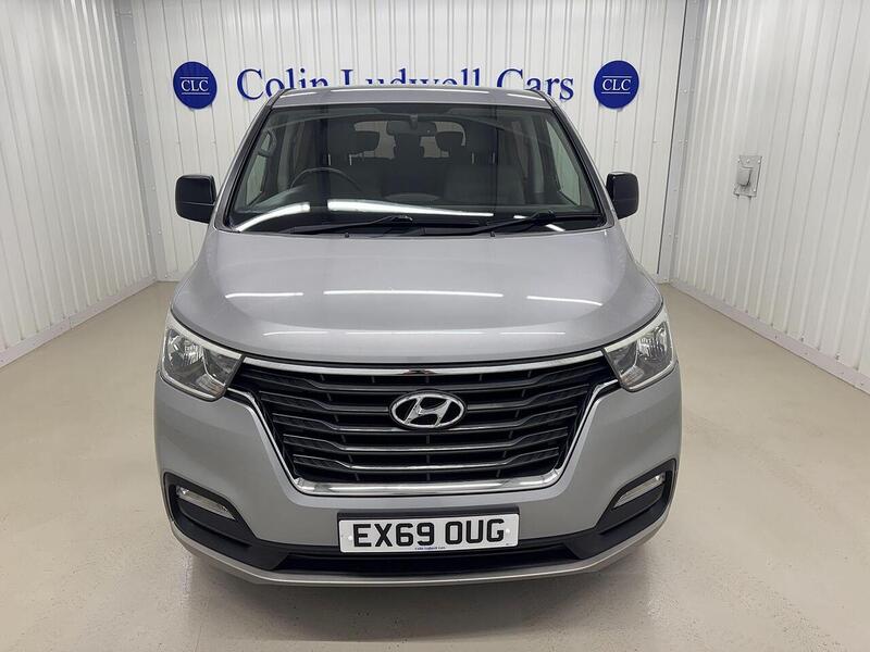 Hyundai i800 2.5 CRDi SE Nav Euro 6 5dr - U119303