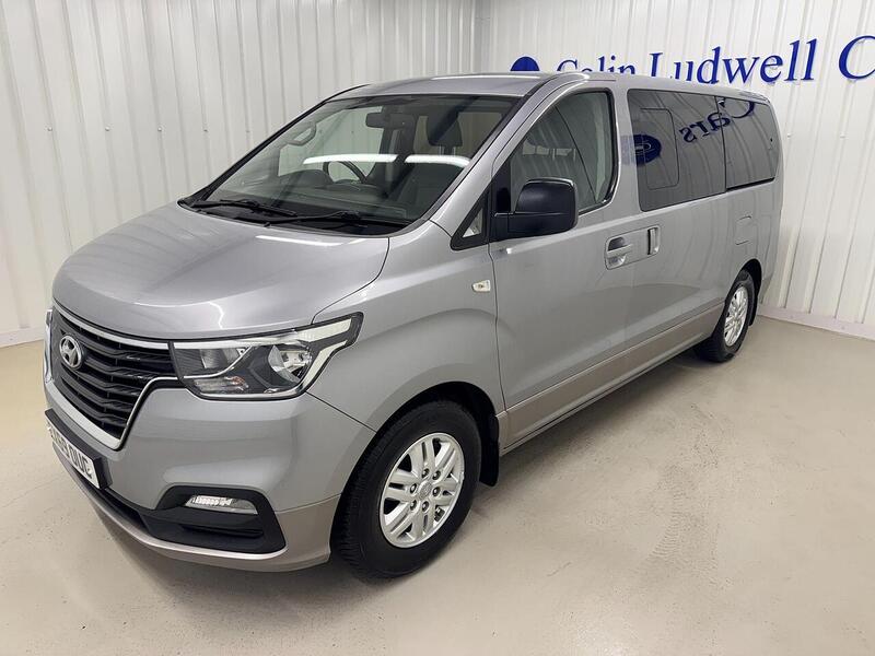 Hyundai i800 2.5 CRDi SE Nav Euro 6 5dr - U119303
