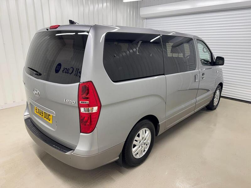 Hyundai i800 2.5 CRDi SE Nav Euro 6 5dr - U119303