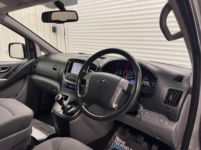 Hyundai i800 2.5 CRDi SE Nav Euro 6 5dr - U119303