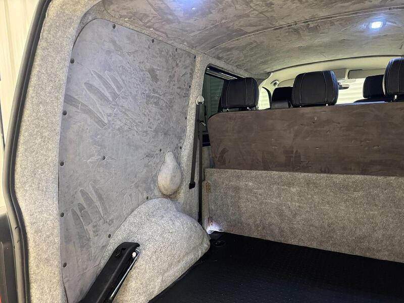 Volkswagen Transporter 2.0 TDI T30 Highline Kombi Double Cab 5dr Diesel Manual FWD SWB Euro 6 (s/s) (150 ps) - U119304