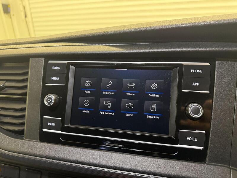 Volkswagen Transporter 2.0 TDI T30 Highline Kombi Double Cab 5dr Diesel Manual FWD SWB Euro 6 (s/s) (150 ps) - U119304