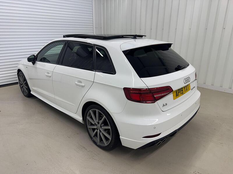 Audi A3 1.5 TFSI CoD 35 Black Edition Sportback S Tronic Euro 6 (s/s) 5dr - U119307