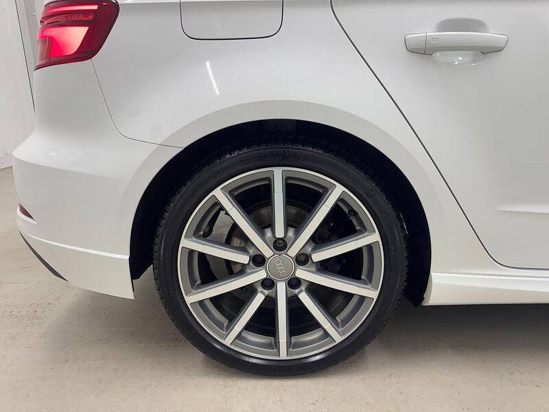 Audi A3 1.5 TFSI CoD 35 Black Edition Sportback S Tronic Euro 6 (s/s) 5dr - U119307