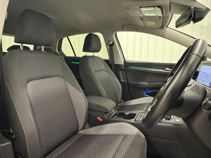 Volkswagen Golf 1.5 TSI Active Hatchback 5dr Petrol Manual Euro 6 (s/s) (130 ps) - U119309