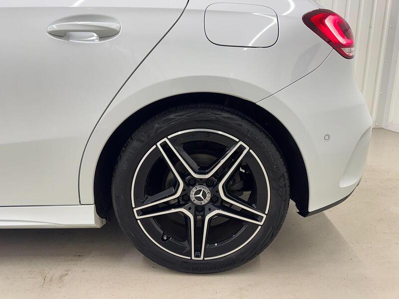 Mercedes-Benz A Class 1.3 A180 AMG Line (Executive) Hatchback 5dr Petrol 7G-DCT Euro 6 (s/s) (136 ps) - U119314