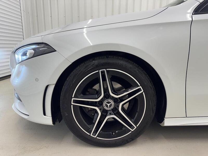 Mercedes-Benz A Class 1.3 A180 AMG Line (Executive) Hatchback 5dr Petrol 7G-DCT Euro 6 (s/s) (136 ps) - U119314