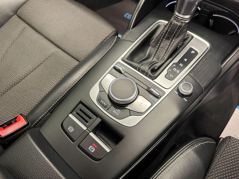 Audi A3 1.0 TFSI 30 Black Edition Sportback 5dr Petrol S Tronic Euro 6 (s/s) (116 ps) - U119315