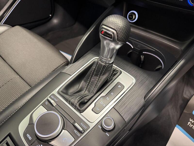 Audi A3 1.0 TFSI 30 Black Edition Sportback 5dr Petrol S Tronic Euro 6 (s/s) (116 ps) - U119315