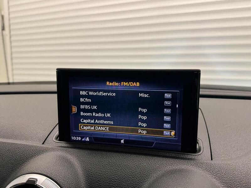 Audi A3 1.0 TFSI 30 Black Edition Sportback 5dr Petrol S Tronic Euro 6 (s/s) (116 ps) - U119315