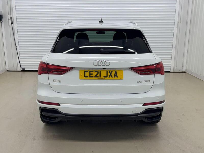Audi Q3 1.5 TFSI CoD 35 S line SUV 5dr Petrol Manual Euro 6 (s/s) (150 ps) - U119323