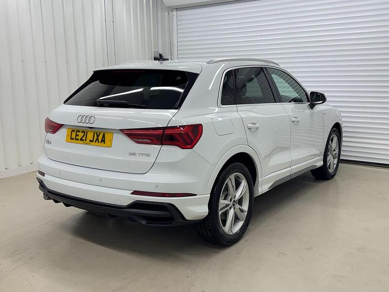 Audi Q3 1.5 TFSI CoD 35 S line SUV 5dr Petrol Manual Euro 6 (s/s) (150 ps) - U119323