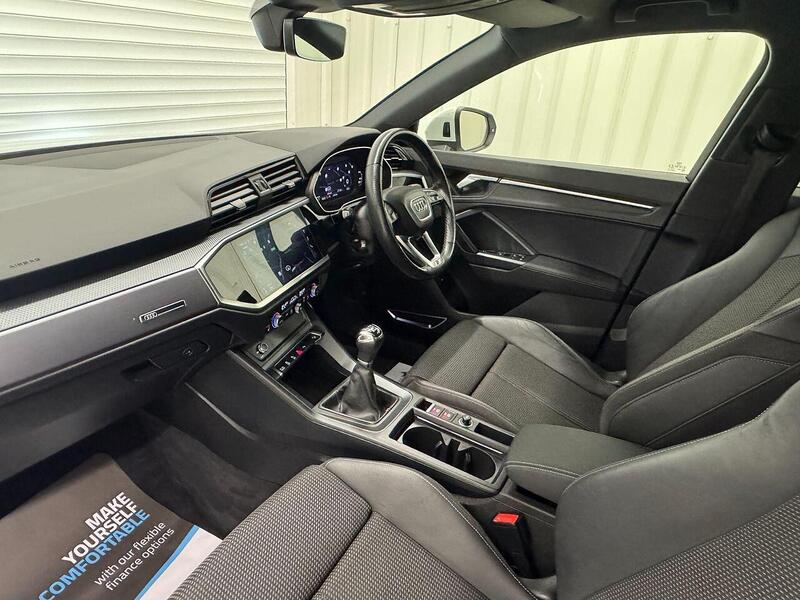 Audi Q3 1.5 TFSI CoD 35 S line SUV 5dr Petrol Manual Euro 6 (s/s) (150 ps) - U119323