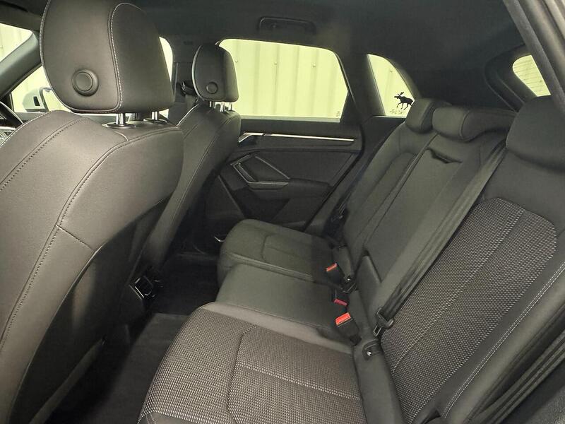 Audi Q3 1.5 TFSI CoD 35 S line SUV 5dr Petrol Manual Euro 6 (s/s) (150 ps) - U119323